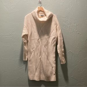 NWT Ann Taylor 
L Cream Sweater 
Approx